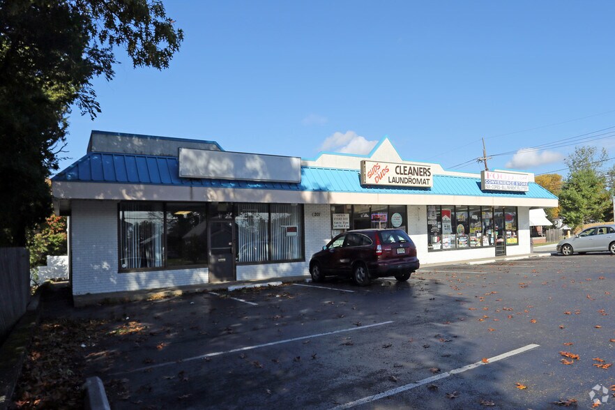 201 W Clements Bridge Rd, Runnemede, NJ 08078