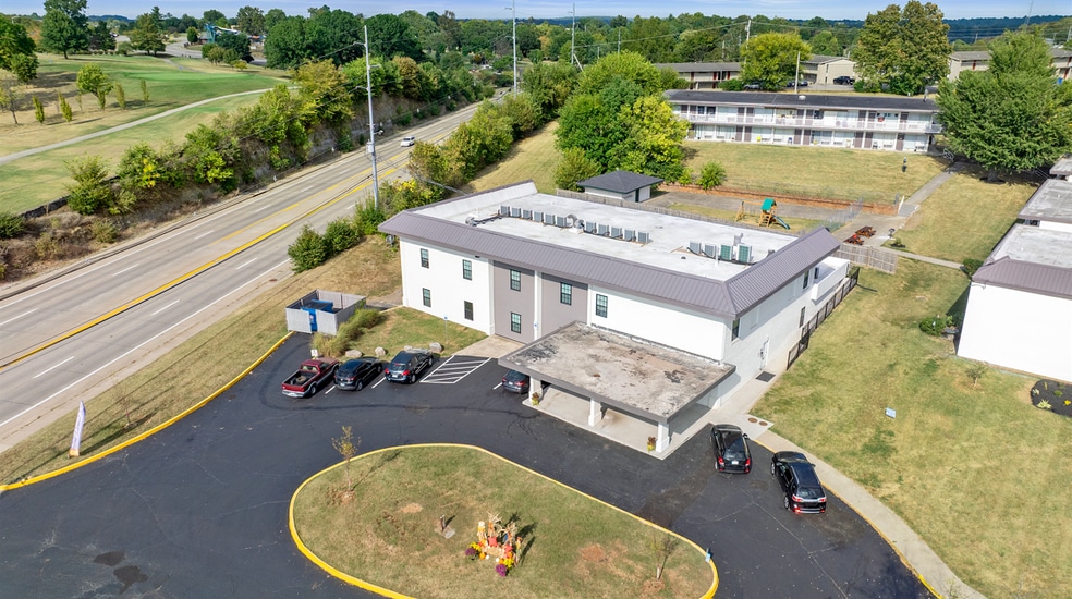 855 Louisville Rd, Frankfort, KY for sale - Building Photo - Image 2 of 32