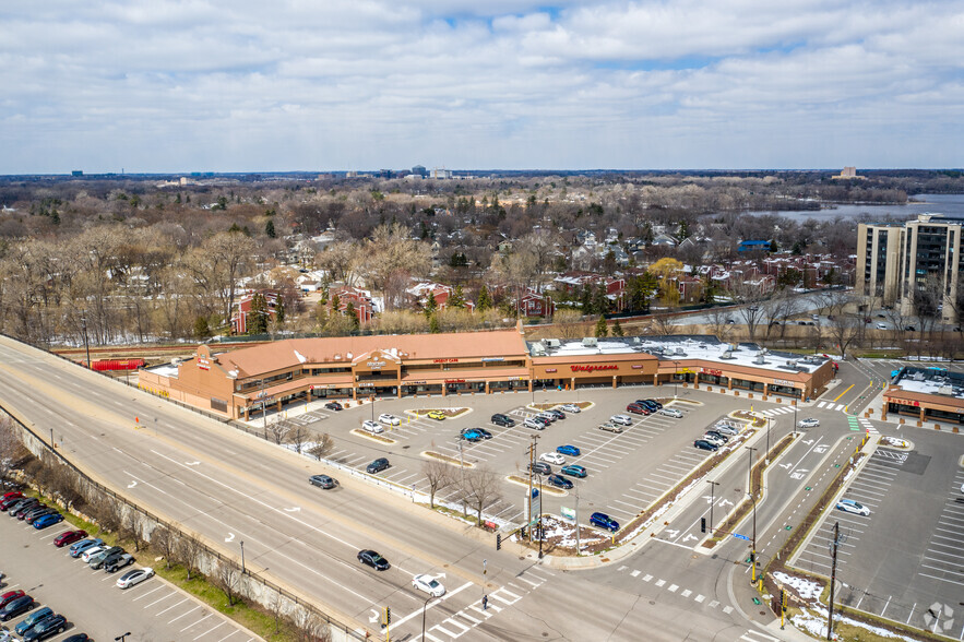 3232-3254 W Lake St, Minneapolis, MN for lease - Building Photo - Image 2 of 26