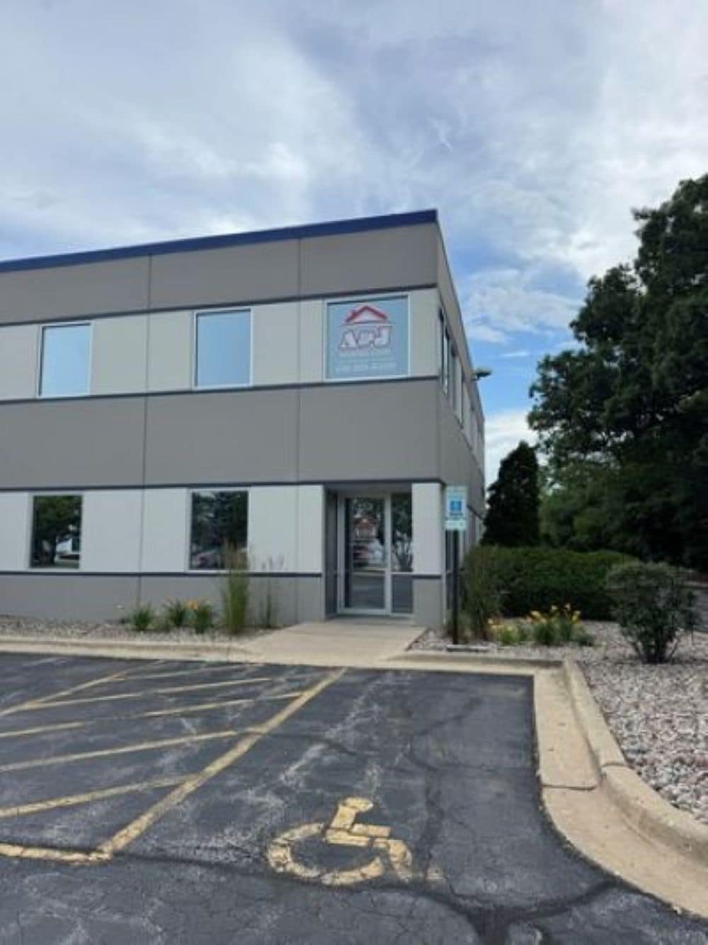 2760 Beverly Dr, Aurora, IL for lease Building Photo- Image 1 of 6