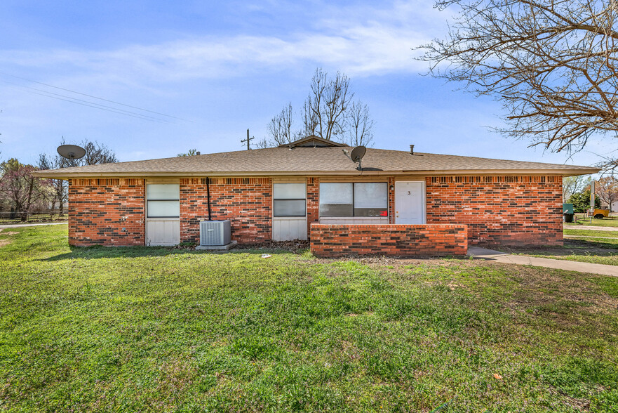 210 NW North St, Minco, OK for sale - Building Photo - Image 1 of 1