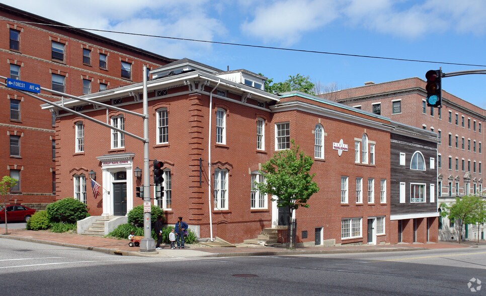 415-417 Cumberland Ave, Portland, ME for lease - Building Photo - Image 2 of 9