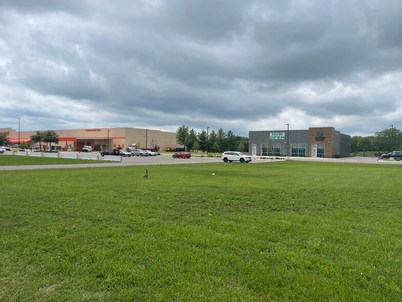 1350 N Orchard Rd, Aurora, IL for lease - Building Photo - Image 2 of 2