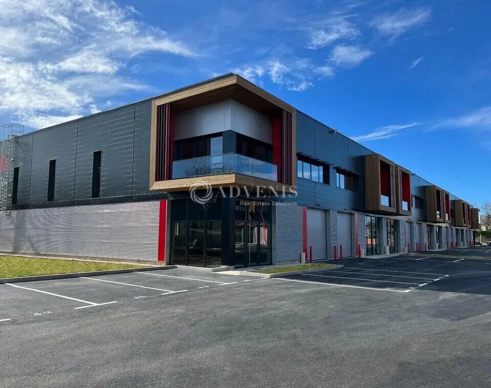 Flex in Avrainville for lease Building Photo- Image 1 of 4