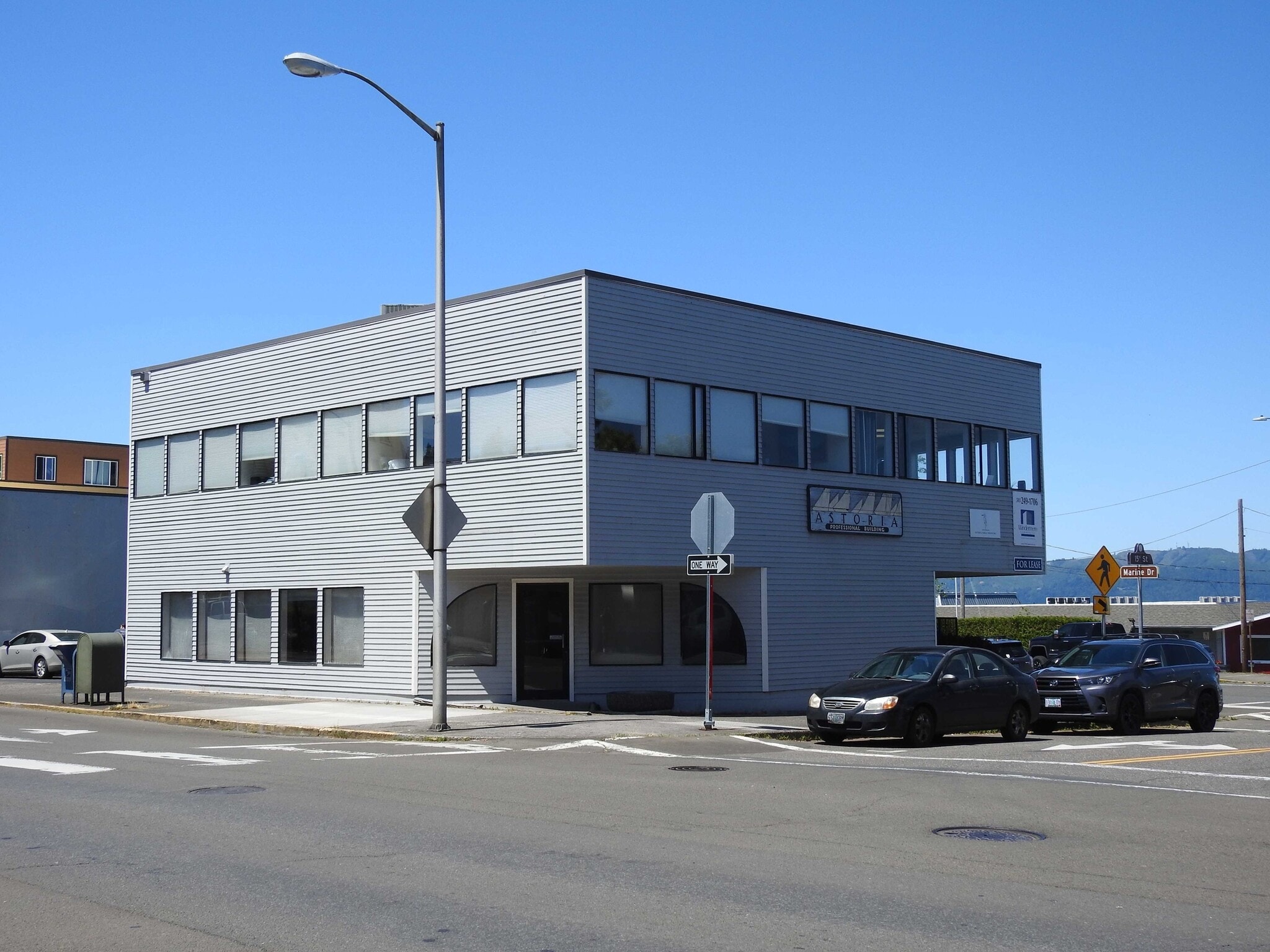 1490 Commercial St, Astoria, OR for lease Building Photo- Image 1 of 10