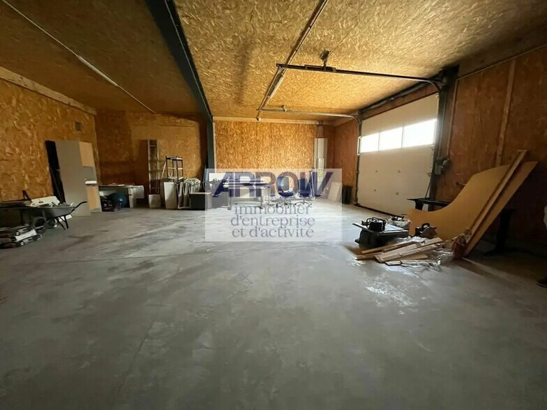 Flex in Saint-Herblain for lease - Building Photo - Image 3 of 6