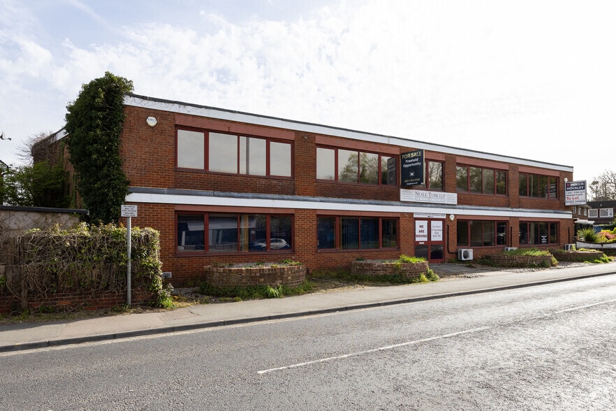 27-31 Reading Rd S, Fleet for lease - Building Photo - Image 2 of 2