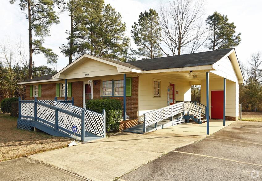 6869 Cliffdale Rd, Fayetteville, NC for sale - Primary Photo - Image 1 of 1