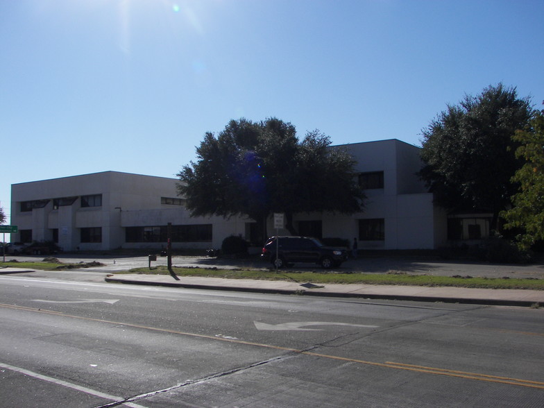 300 E Main St, Olney, TX for sale - Building Photo - Image 1 of 1