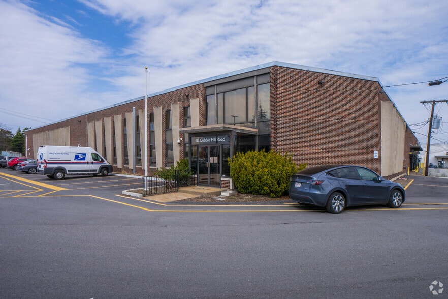 30 Cobble Hill Rd, Somerville, MA for sale - Primary Photo - Image 1 of 1