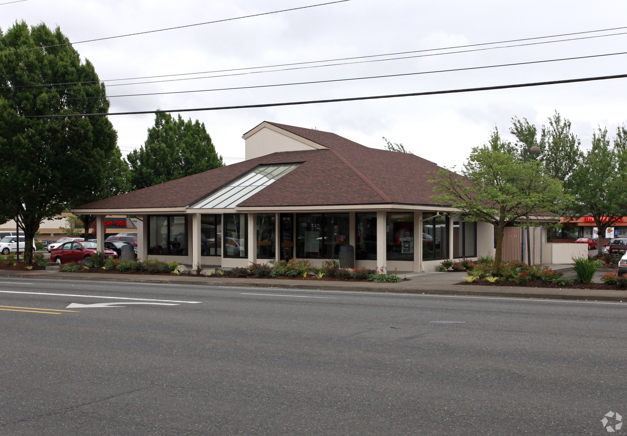 24150 SE Stark St, Gresham, OR for lease Primary Photo- Image 1 of 3