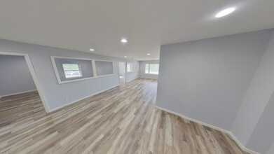 7101 N Green Bay Ave, Glendale, WI for lease Interior Photo- Image 2 of 3