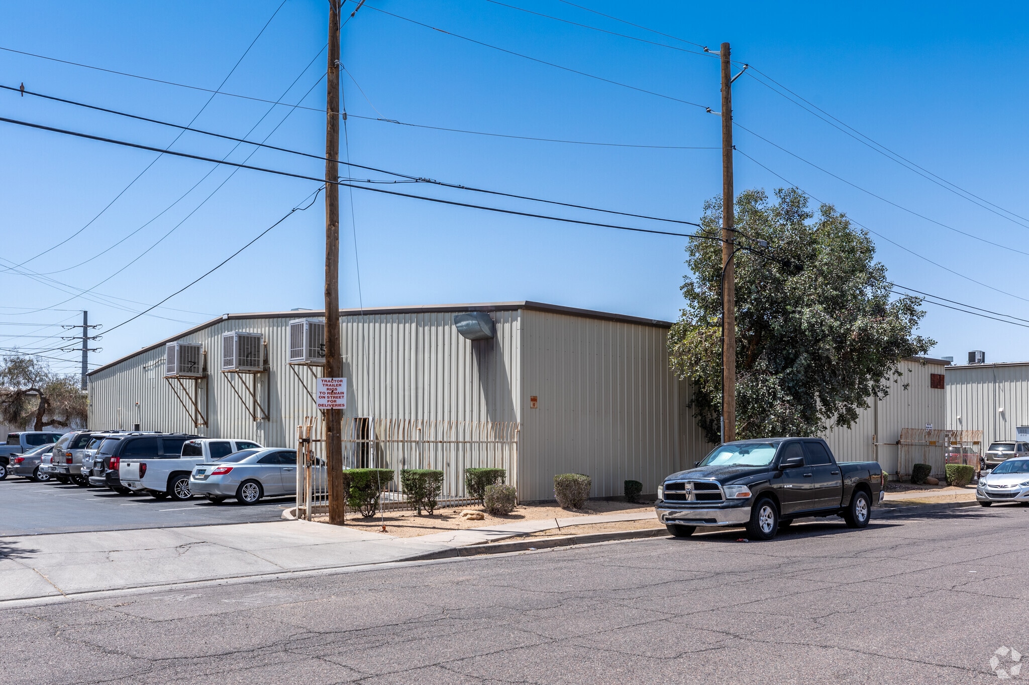 1711 E Jackson St, Phoenix, AZ for lease Primary Photo- Image 1 of 26