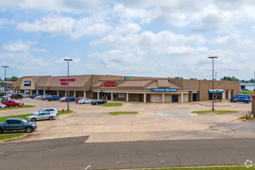 149-155 12th Ave, Norman, OK for lease - Primary Photo - Image 2 of 3