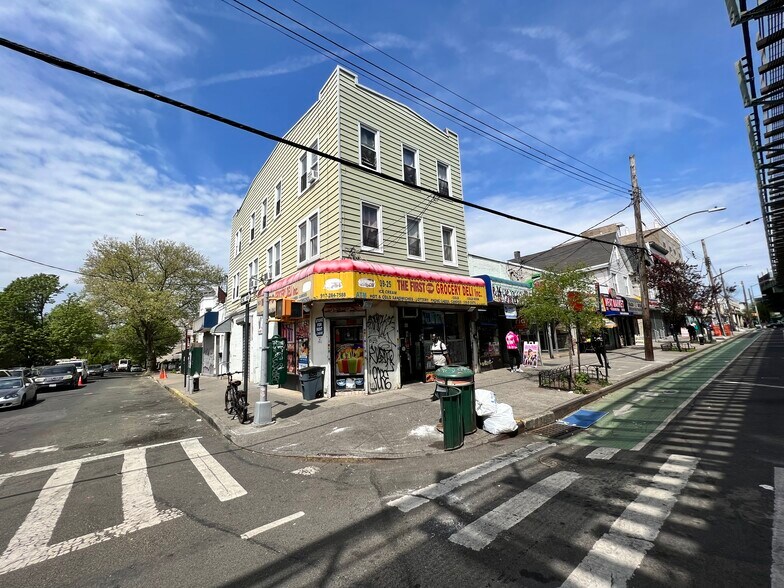 3925-3933 White Plains Rd, Bronx, NY for sale - Building Photo - Image 1 of 7