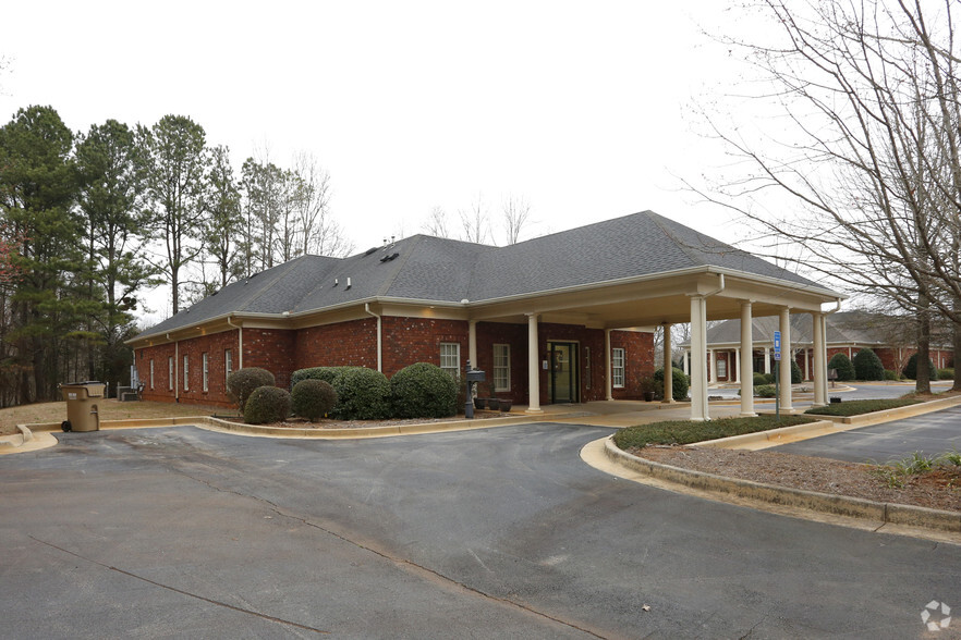 4591 Winder Hwy, Flowery Branch, GA for lease - Building Photo - Image 2 of 2