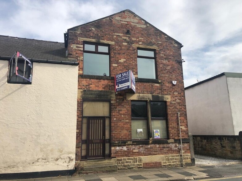 59 Bank St, Ossett for sale - Building Photo - Image 1 of 1