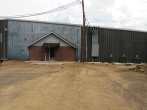 549 Yorkville Park Sq, Columbus, MS for lease Building Photo- Image 1 of 7