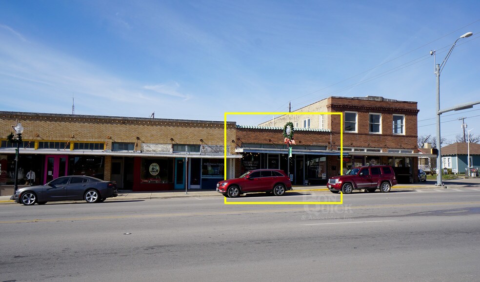 421 N Main St, Taylor, TX for sale - Building Photo - Image 1 of 1