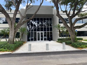 15280 NW 79th Ct, Miami Lakes, FL for lease Building Photo- Image 2 of 11