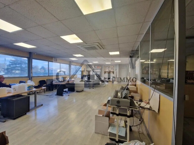 Industrial in Bobigny for lease - Interior Photo - Image 2 of 6