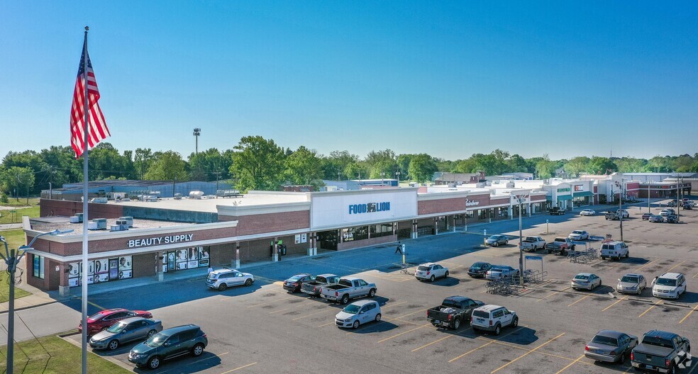 330-342 N Eastern Blvd, Fayetteville, NC for lease - Primary Photo - Image 1 of 8