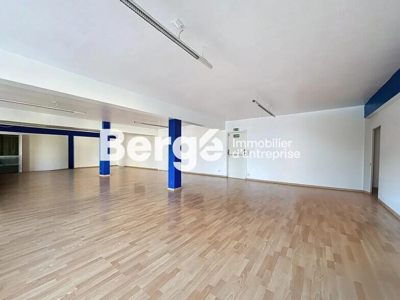 Office in Saint-Laurent-du-Var for lease - Interior Photo - Image 2 of 4