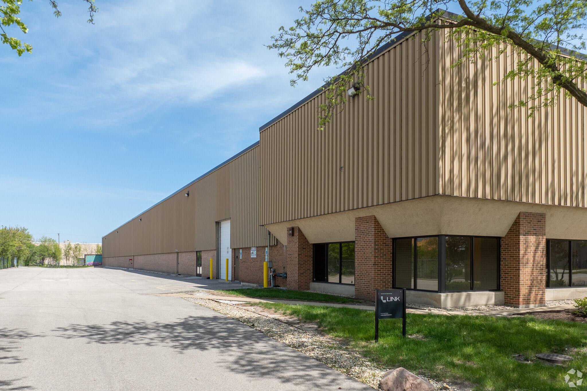 2440 Pratt Blvd, Elk Grove Village, IL for lease Building Photo- Image 1 of 8