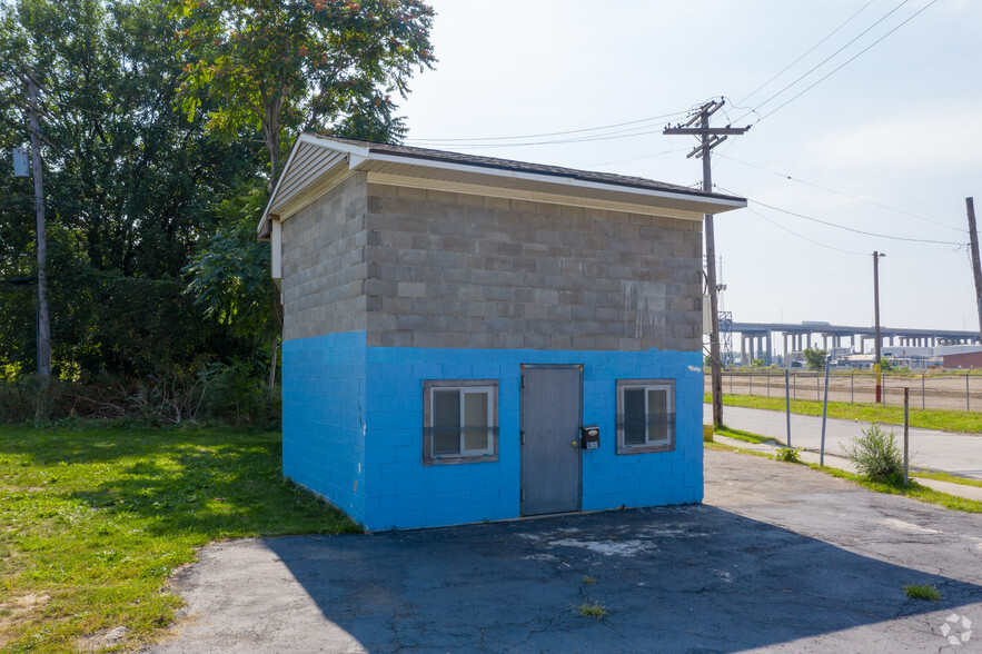 10351 W Fort St, Detroit, MI for sale - Building Photo - Image 2 of 3