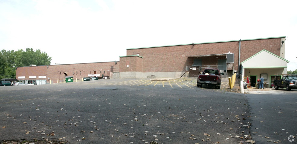 604-640 Enfield St, Enfield, CT for lease - Building Photo - Image 3 of 8