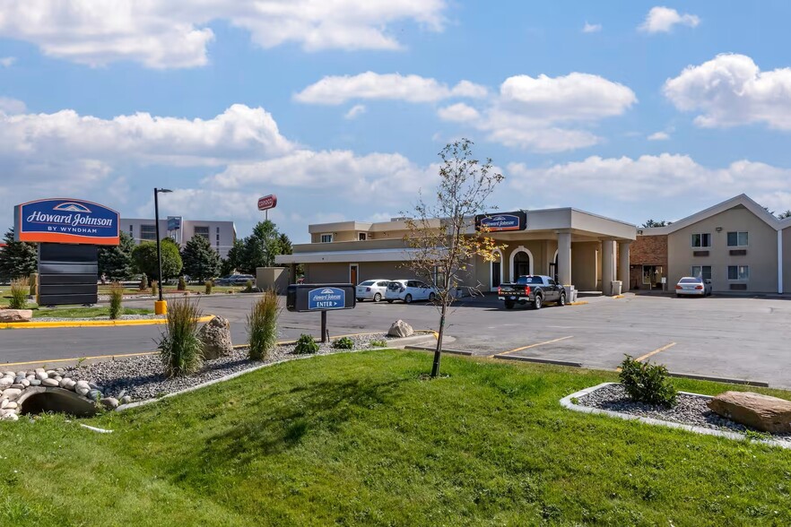 1345 Mullowney Ln, Billings, MT for sale - Lobby - Image 1 of 1