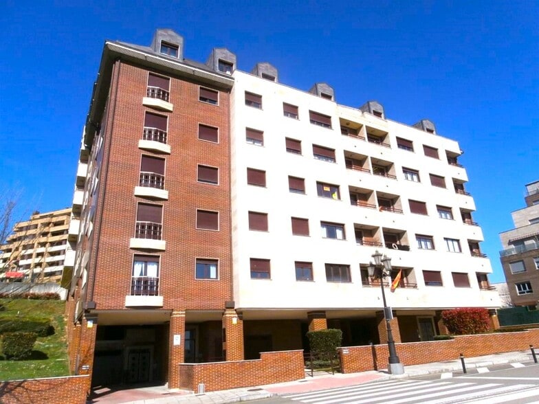 Ribera de Arriba, Oviedo, Asturias for sale - Building Photo - Image 2 of 18