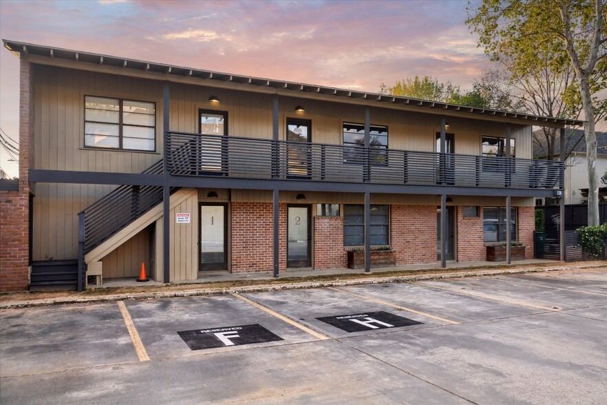 2412 Bartlett St, Houston, TX for lease - Building Photo - Image 2 of 27