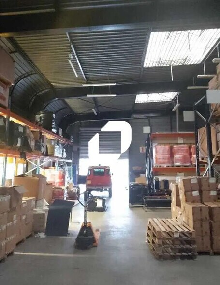 Office in Bordeaux for lease - Interior Photo - Image 3 of 13