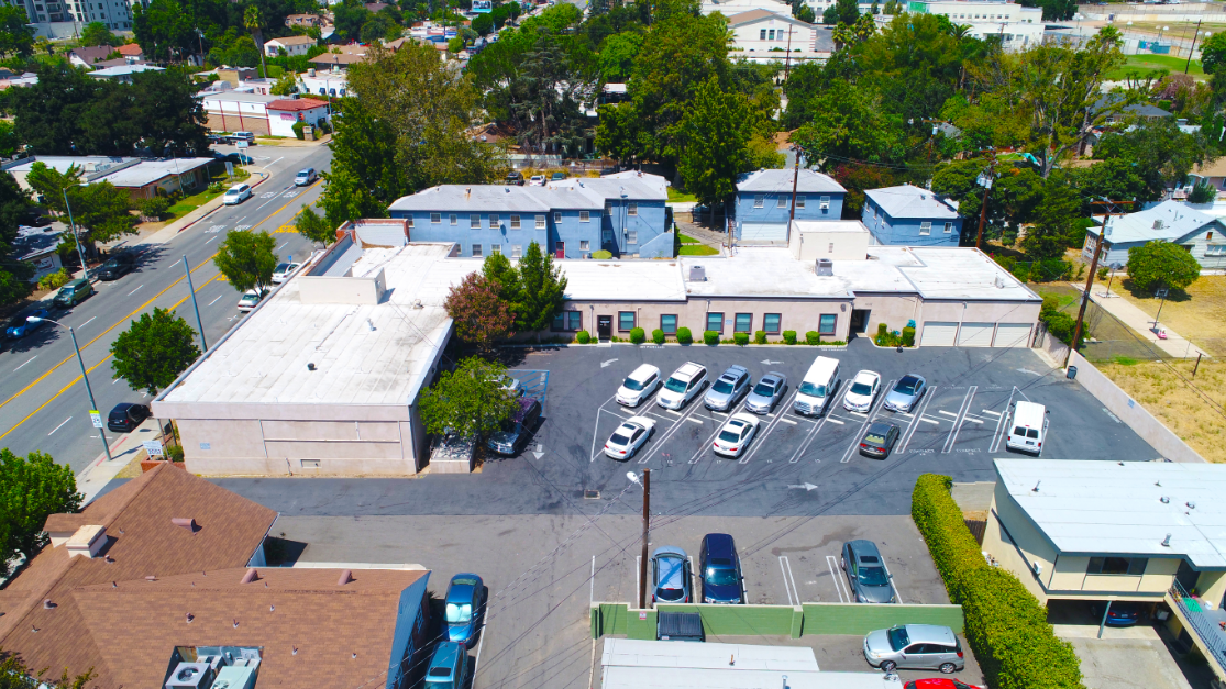 2052 N Lake Ave, Altadena, CA for sale Building Photo- Image 1 of 1