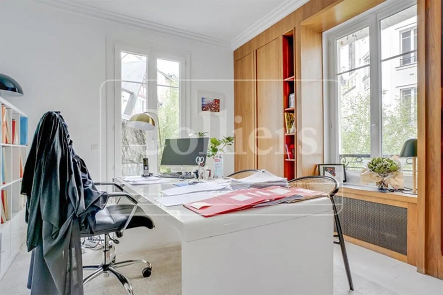 Office in Paris for lease - Interior Photo - Image 3 of 19
