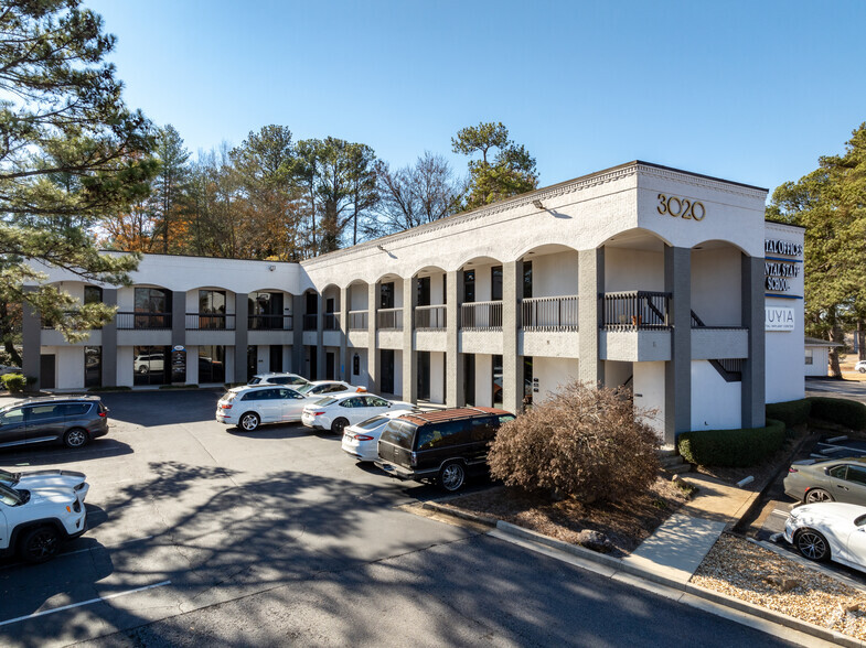 3020 Roswell Rd NE, Marietta, GA for lease - Building Photo - Image 1 of 20