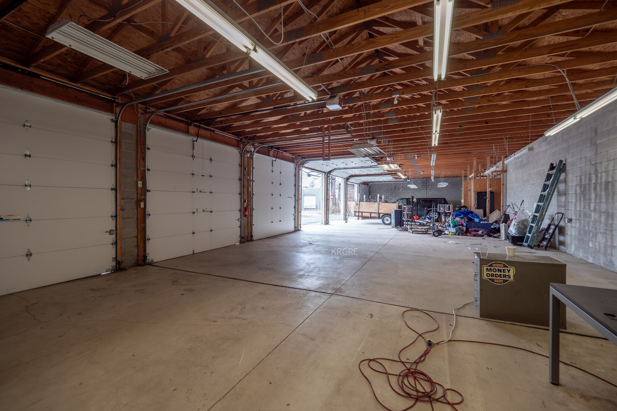 858-896 King Ave, Columbus, OH for lease Interior Photo- Image 1 of 3