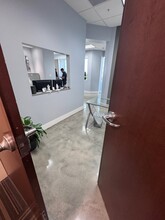 1600 Ponce De Leon Blvd, Coral Gables, FL for lease Interior Photo- Image 2 of 17