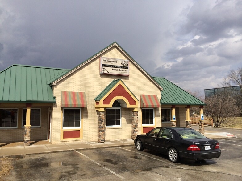 4229 Frederick Ave, Saint Joseph, MO for sale - Building Photo - Image 1 of 25