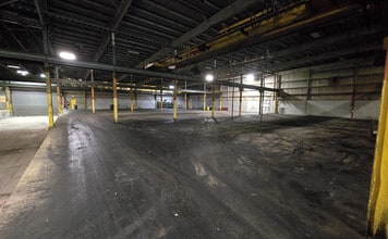 2170 Queensway Dr, Burlington, ON for lease Interior Photo- Image 2 of 5