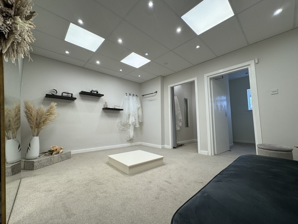 7 High St, Marlow for lease Interior Photo- Image 1 of 4