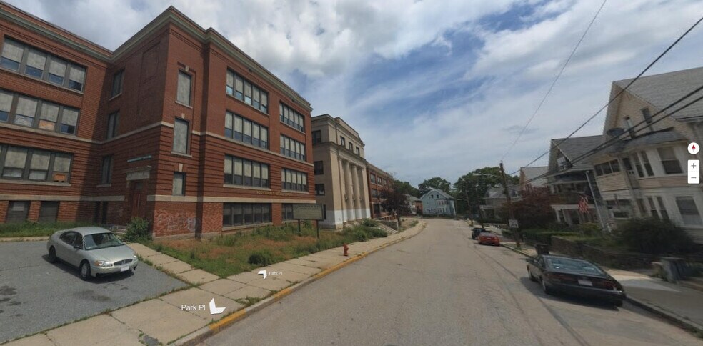 357 Park Pl, Woonsocket, RI for sale - Building Photo - Image 1 of 1