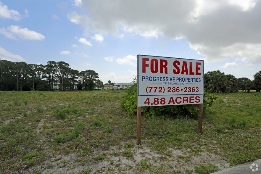 751 SW Central Pky, Stuart, FL for sale - Primary Photo - Image 1 of 1