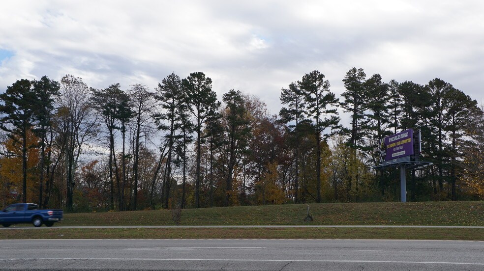 N Main St, Crossville, TN 38555