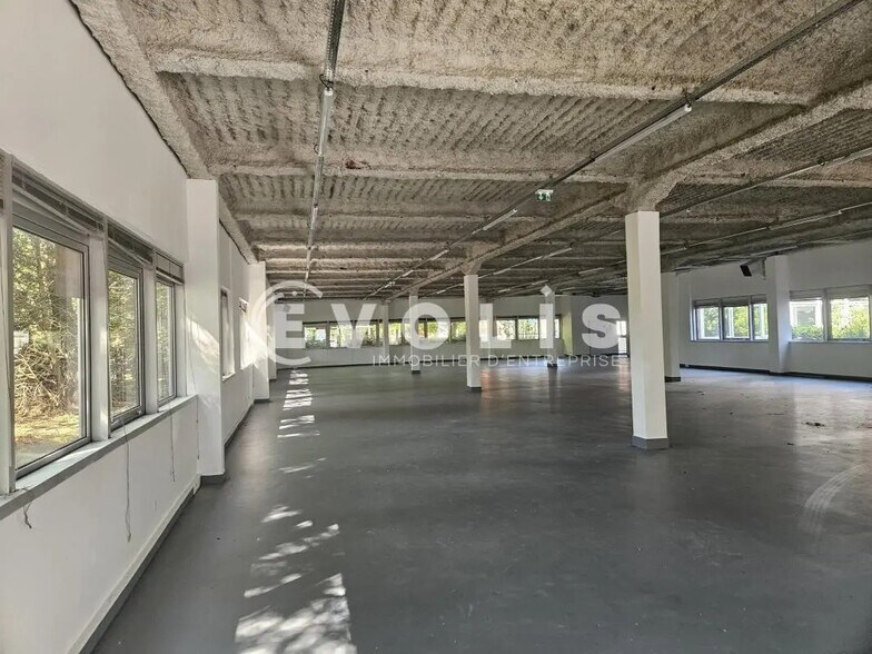 9 Avenue Du Canada, Les Ulis for lease - Interior Photo - Image 3 of 26