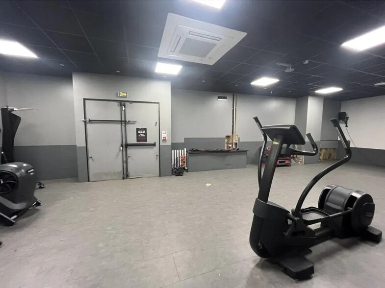 Retail in Le Havre for lease - Interior Photo - Image 3 of 4