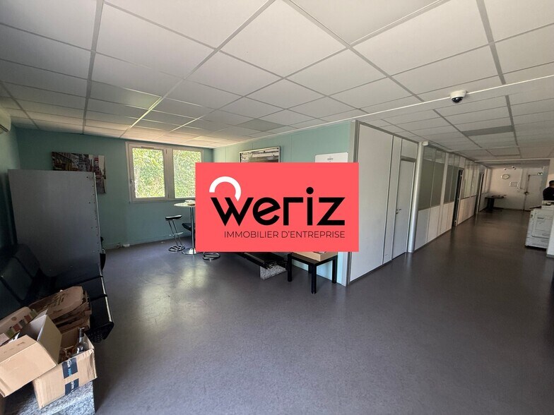 Industrial in Marseille for lease - Building Photo - Image 2 of 4