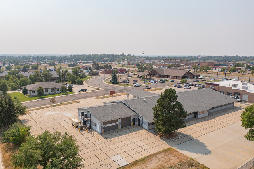 227 16th St W, Dickinson, ND for sale - Building Photo - Image 2 of 27