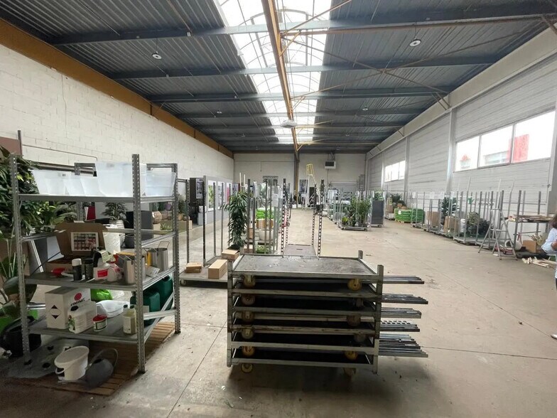 Office in Bezons for lease - Interior Photo - Image 2 of 13